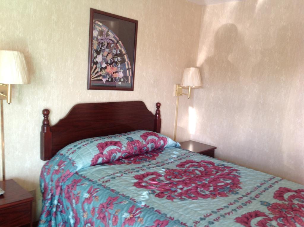 Budget Inn Hazelwood Habitación foto