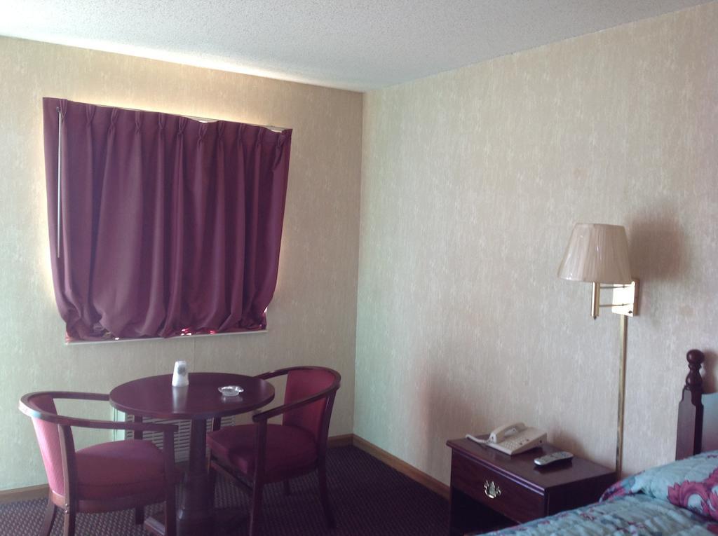 Budget Inn Hazelwood Habitación foto